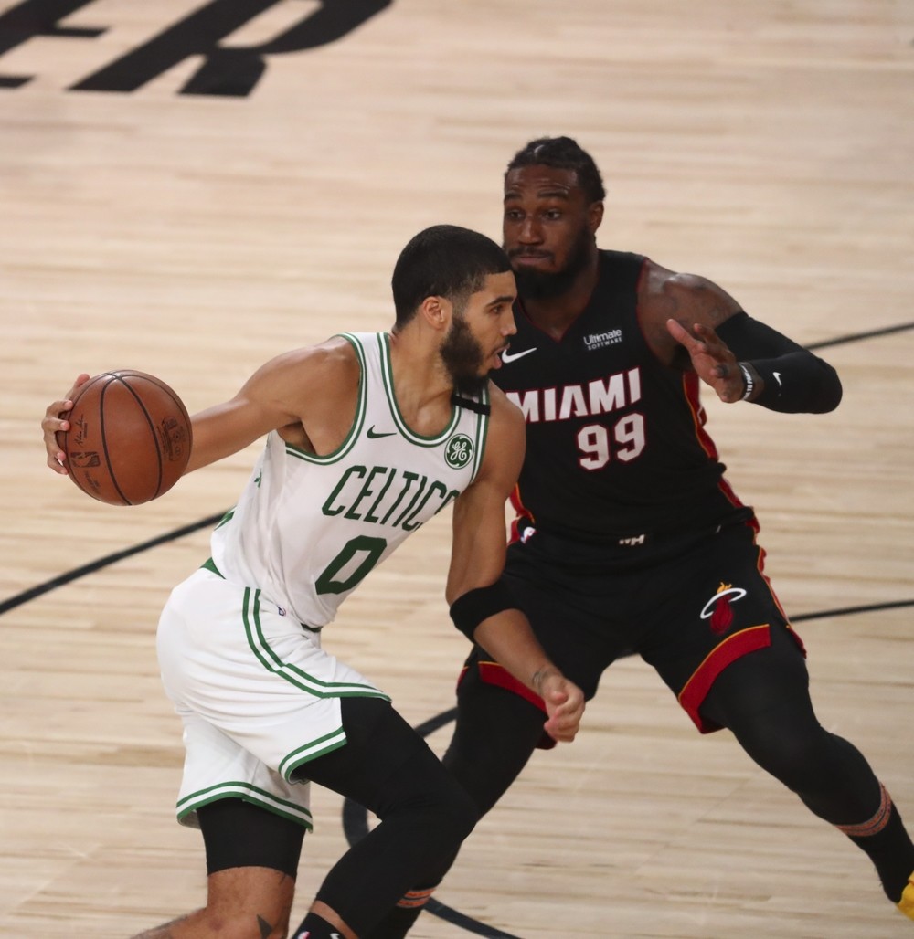 Adebayo mete a los Heat en las Finales de la NBA