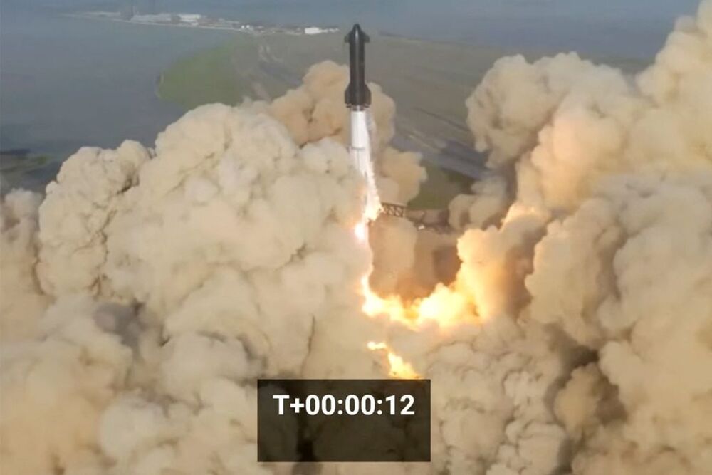 SpaceX's next-generation Starship spacecraft lifts off from the company's Boca Chica launchpad  / SPACEX