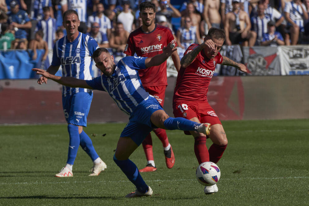 Herrera salva y Osasuna sentencia al Alavés