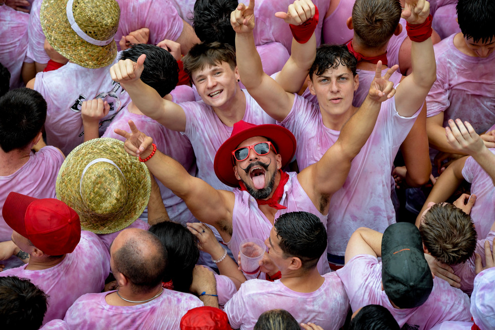 Pamplona cuenta las horas para unos Sanfermines con cifras previas a la pandemia  / ELOY ALONSO