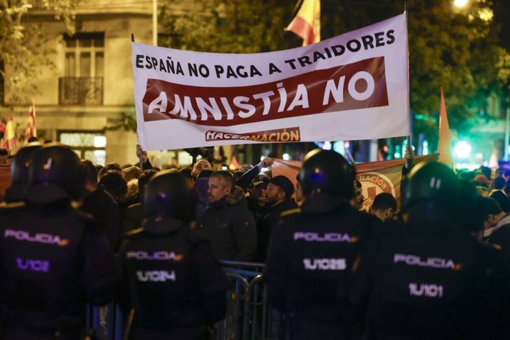 Los manifestantes vuelven a reunirse en Ferraz contra la amnistía