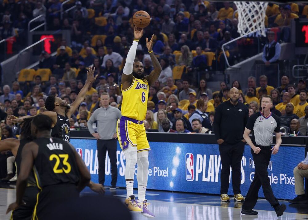 NBA Playoffs - Los Angeles Lakers at Golden State Warriors  / JOHN G. MABANGLO