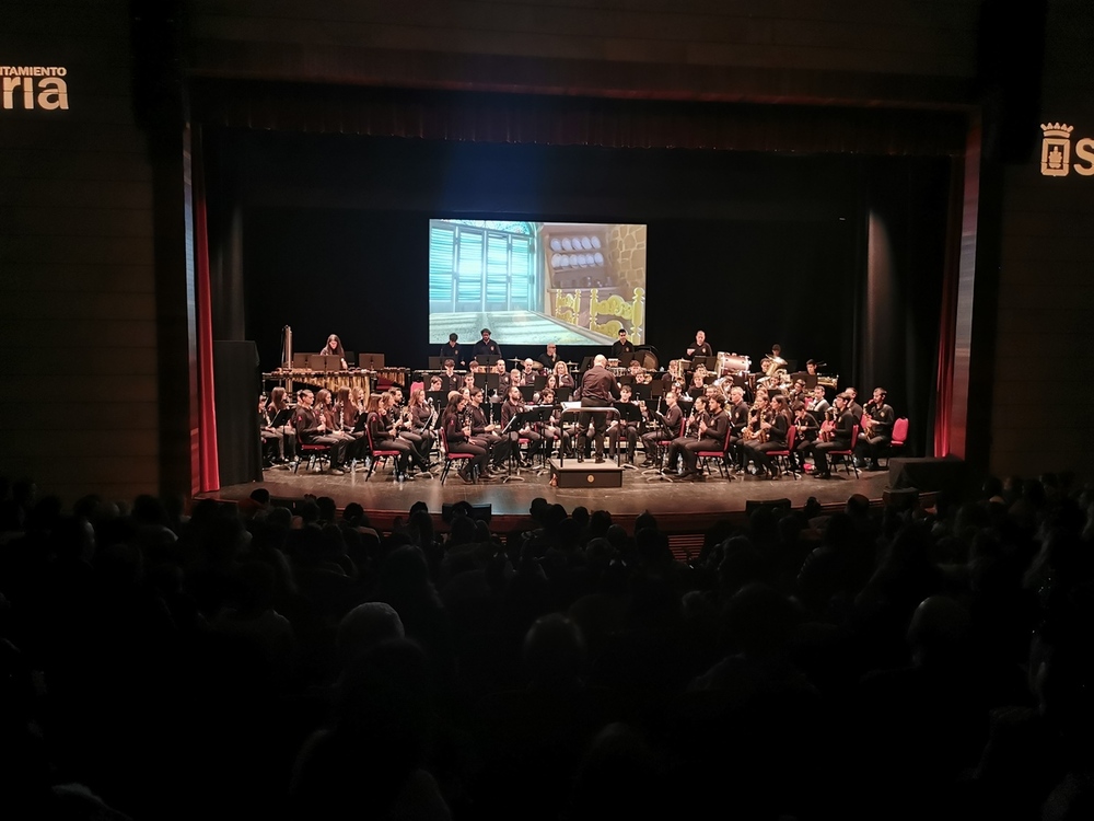 Lleno absoluto en el concierto benéfico de la Banda de Soria