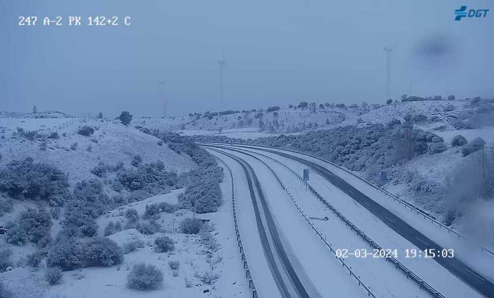 La nieve complica la circulación en la A2 a su paso por Soria