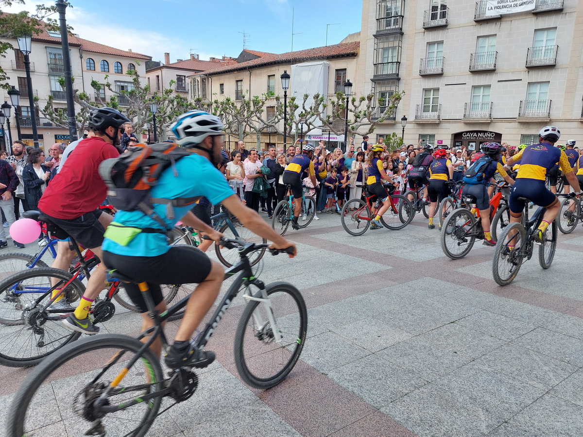 Marcha solidaria Pedalovida para reclamar la radioterapia en Soria  / CONCHA ORTEGA ICAL