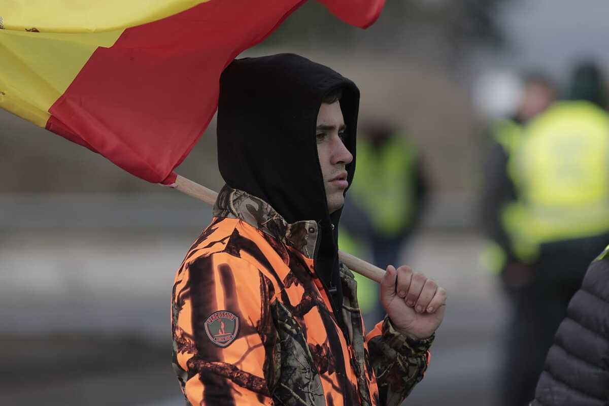 Los agricultores marchan en la protesta hacia la Subdelegación del Gobierno  / EUGENIO GUTIÉRREZ