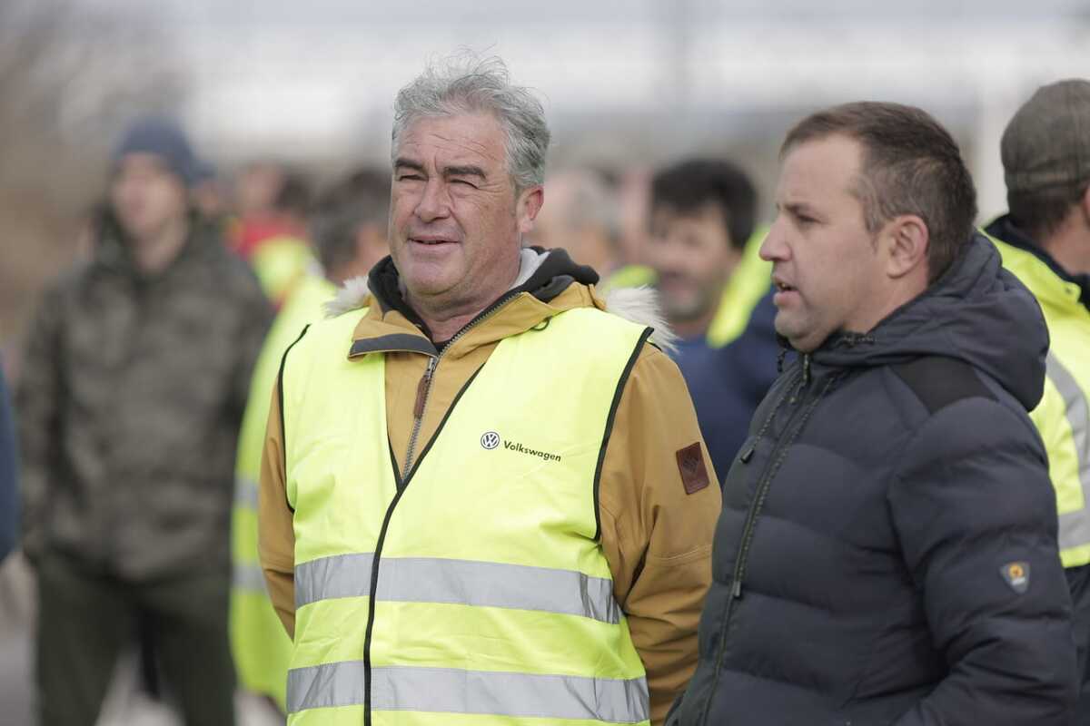 Los agricultores marchan en la protesta hacia la Subdelegación del Gobierno  / EUGENIO GUTIÉRREZ