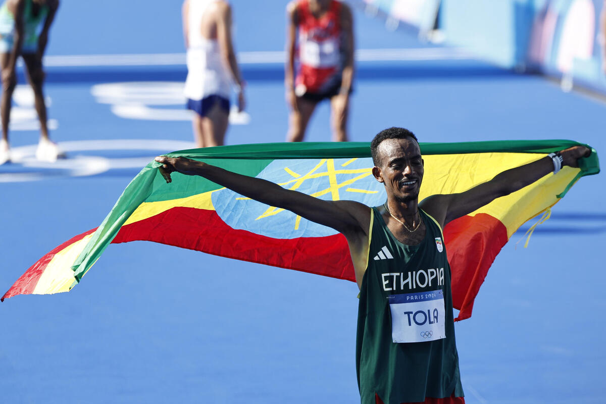 Tamirat Tola, nuevo rey del maratón olímpico tras el hundimiento de Kipchoge  / SASHENKA GUTIÉRREZ