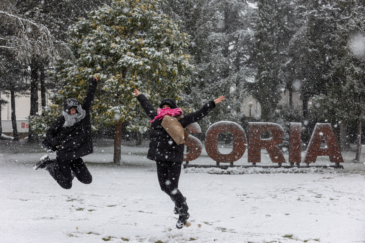 Nieve en la capital soriana  / CONCHA ORTEGA ICAL