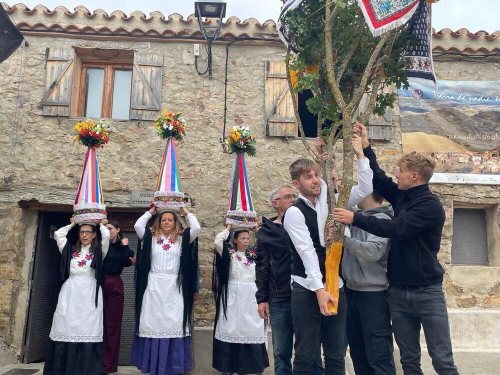 Sarnago celebra la Fiesta de las Móndidas