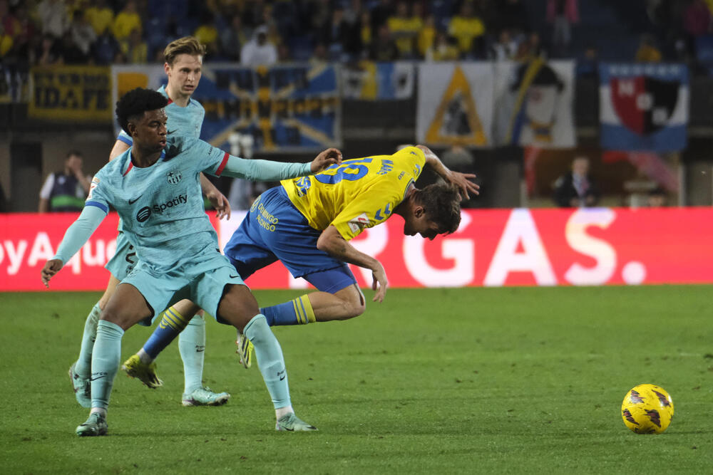 Gündogan, de penalti, firma una remontada agónica