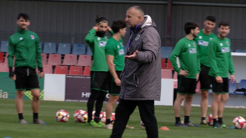 El momento de enfado de Javi Moreno en el entrenamiento