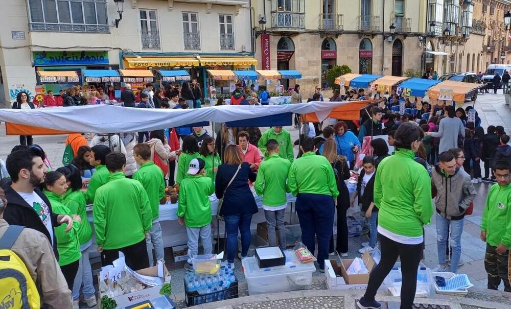 'Emprender en Mi Escuela' organiza el tradicional mercadillo