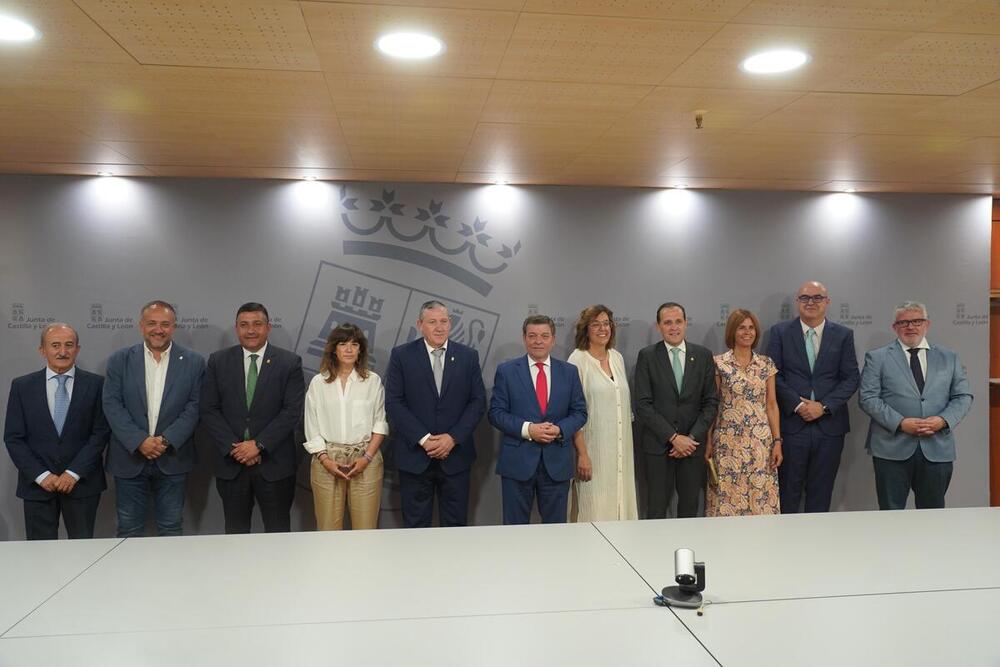 Colaboración entre las nueve diputaciones y la Junta por el medio rural.