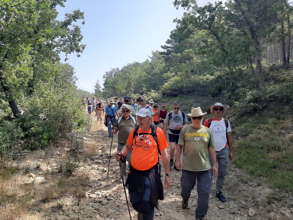 Un centenar de vecinos visita la Novena Parte del Moncayo