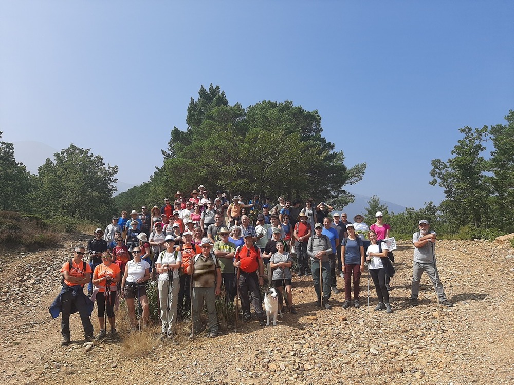 Un centenar de vecinos visita la Novena Parte del Moncayo