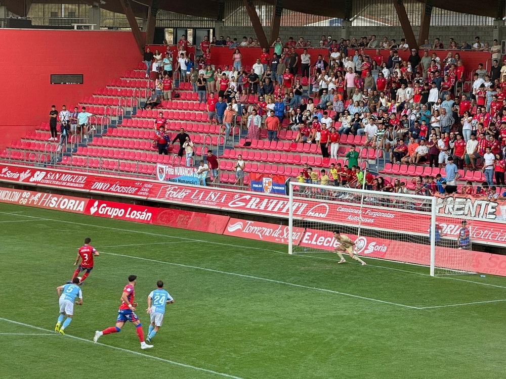 Victoria (2-0) del Numancia para estrenar la temporada en casa