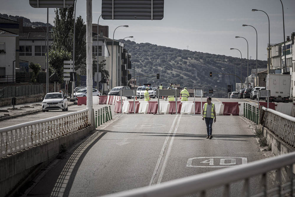 Cortan el tráfico en el túnel de Eduardo Saavedra