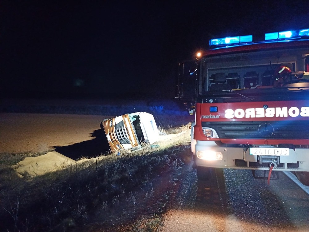 Los bomberos de Diputación atienden un accidente y un incendio