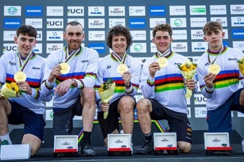 Alejandro Montalvo y Alba Riera, campeones del mundo de trial