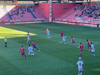 'Sufridos' 3 puntos para el Numancia ante el Deportivo Fabril