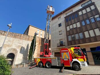 Las fuertes lluvias dañan la muralla en la plaza del Vergel