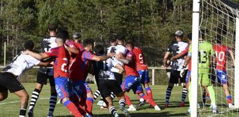 El Numancia suma otro empate ante Unionistas en Navaleno