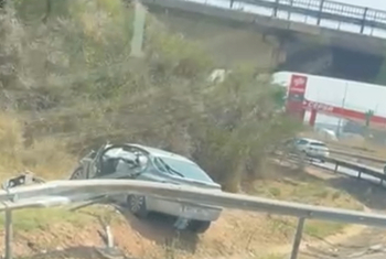 Dos heridos en un accidente en la rotonda del Caballo Blanco