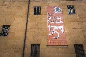 Denuncian la agresión a una alumna del IES Antonio Machado
