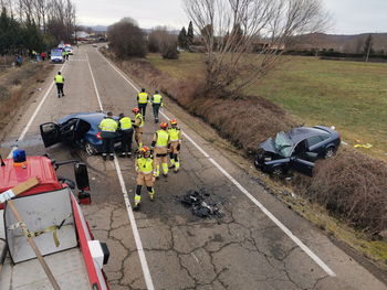 Muere una de las víctimas de una colisión frontal en León