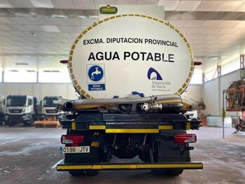 Diputación reparte más de 600.000 litros de agua en el puente