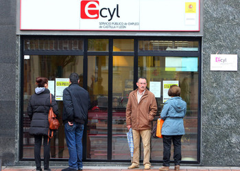 El desempleo baja un 0,94% en CyL durante el tercer trimestre