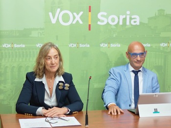 Vox exige la licitación de un nuevo contrato de jardines