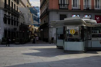 Desalojan una plaza de Madrid por un aviso de hombres armados