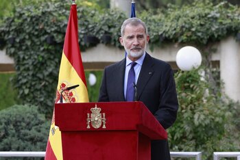 Felipe VI carga contra quienes optan por la guerra