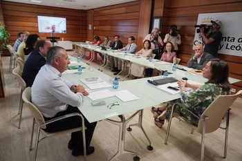 González compromete diálogo con las opas para una PAC «justa»